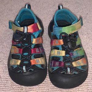 Keen 9T kids water / hiking sandal